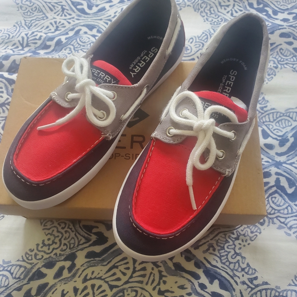 Boys Sperry Top Siders in Tuck blue/Red Size 3 1/2